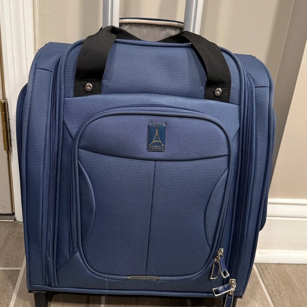 Travelpro 2 Wheeled Roller Bag